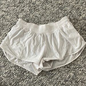 White lululemon hotty hot shorts 2.5 inch size 6